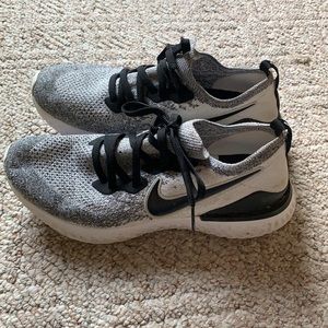 Nike EPIC Flyknit running shoes